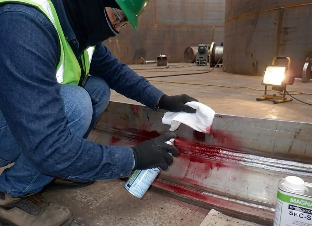 Líquidos Penetrantes